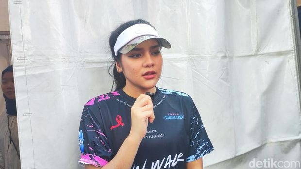 Davina Karamoy Davina Karamoy