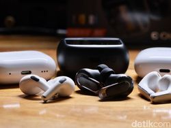 Unboxing JBL Tour Pro 3, TWS Besar yang Kaya Fitur