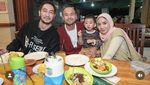 Jeje Govinda Suka Jajan Seblak dan Doyan Jajanan Tradisional