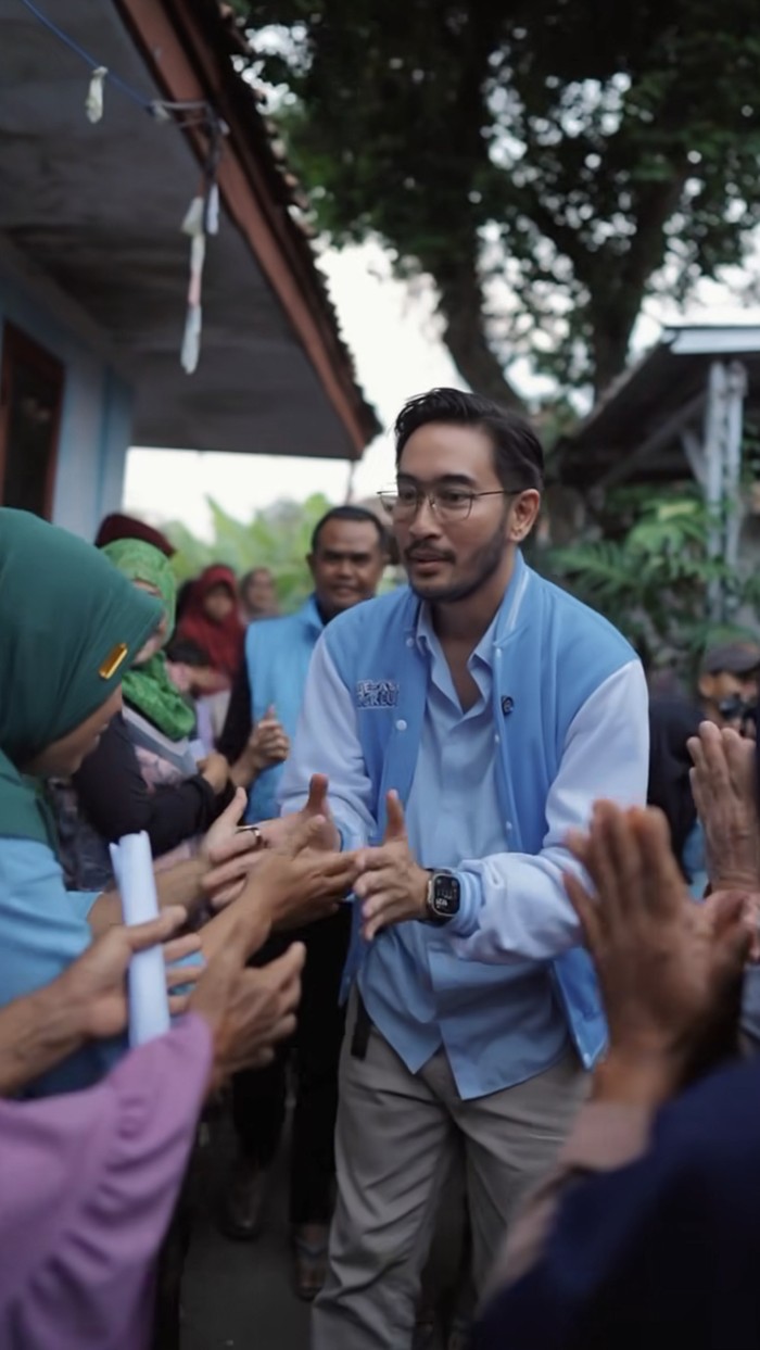 Jeje Govinda Suka Jajan Seblak hingga Cicip Wajik Tradisional