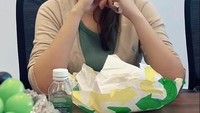 Ada juga momen Jessica Wongso saat mencicipi sandwich Subway yang jadi jajanan favorit. Ia mengatakan bahwa rasanya enak. Foto: Instagram @jessica.k.wongso