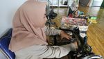 Mengubah Sampah Plastik Bekas Jadi Barang Ciamik