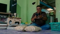Penasaran bagaimana kondisi masyarakat di wilayah Konawe Kepulauan? Nantikan konten Tapal Batas detikcom bersama BAKTI Komdigi yang akan segera tayang Jumat 6 Desember 2024. Simak terus berita-berita terbaru di detikcom agar tak ketinggalan.  