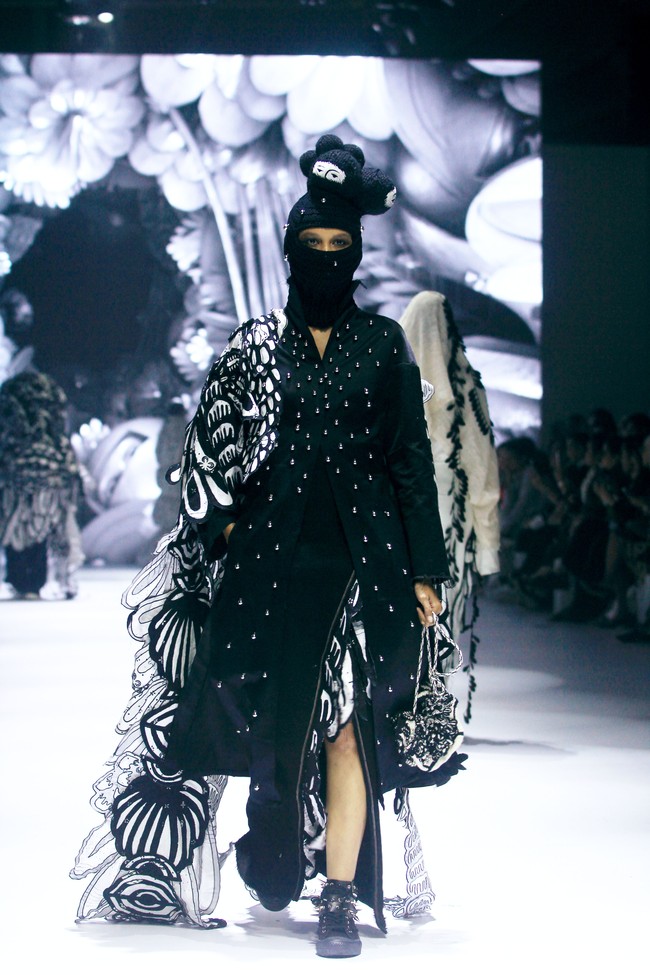 Inilah koleksi terbaru Sejauh Mata Memandang di acara Dewi Fashion Knights [DFK], Jakarta Fashion Week 2025, City Hall, Pondok Indah Mall 3, Jakarta Selatan, Minggu [27/10/2024]. Foto: Mohammad Abduh/detikcom.