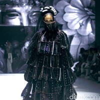 Inilah koleksi terbaru Sejauh Mata Memandang di acara Dewi Fashion Knights [DFK], Jakarta Fashion Week 2025, City Hall, Pondok Indah Mall 3, Jakarta Selatan, Minggu [27/10/2024]. Foto: Mohammad Abduh/detikcom.