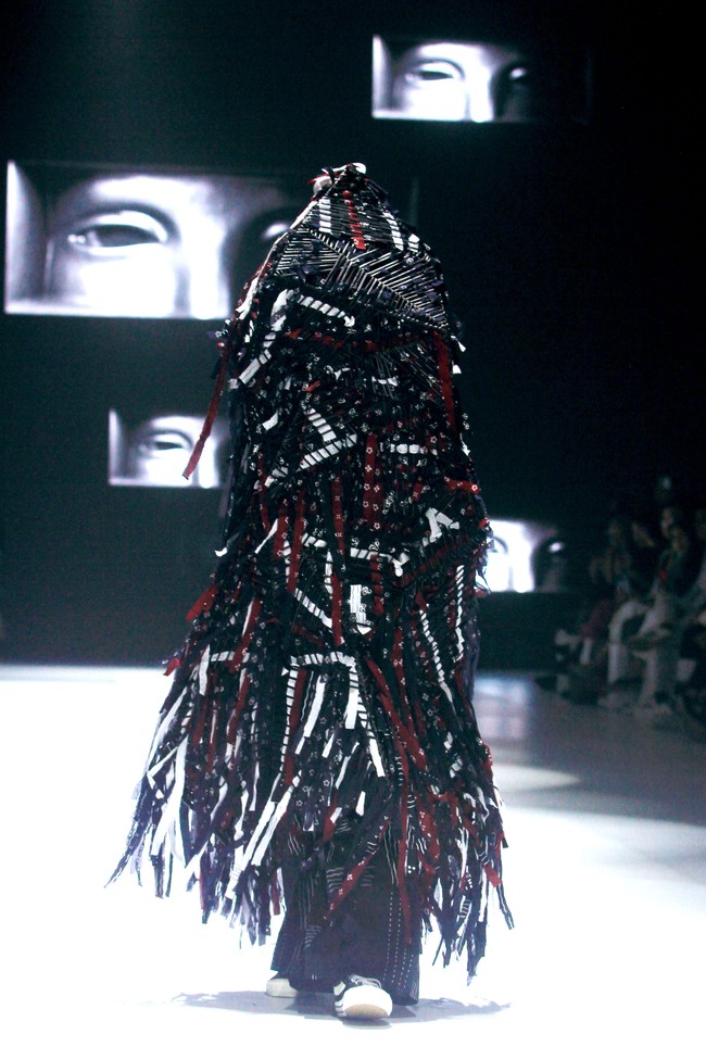 Inilah koleksi terbaru Sejauh Mata Memandang di acara Dewi Fashion Knights [DFK], Jakarta Fashion Week 2025, City Hall, Pondok Indah Mall 3, Jakarta Selatan, Minggu [27/10/2024]. Foto: Mohammad Abduh/detikcom.