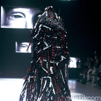 Inilah koleksi terbaru Sejauh Mata Memandang di acara Dewi Fashion Knights [DFK], Jakarta Fashion Week 2025, City Hall, Pondok Indah Mall 3, Jakarta Selatan, Minggu [27/10/2024]. Foto: Mohammad Abduh/detikcom.