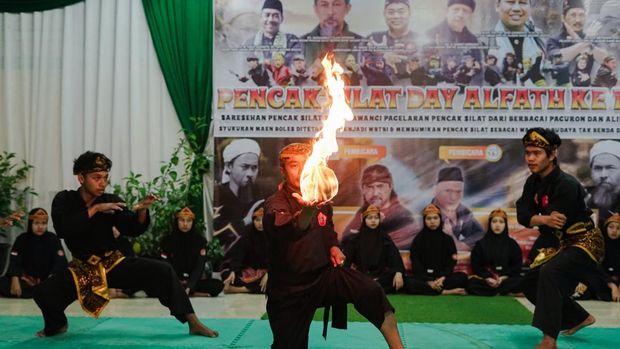 Permainan Bola Api di Sukabumi