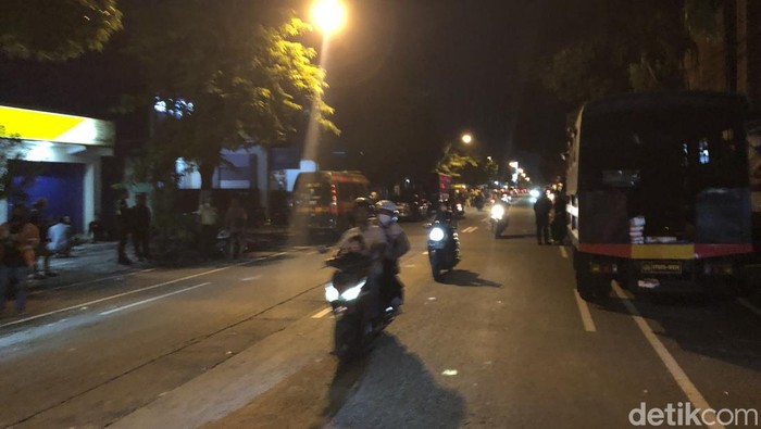 Situasi di Jalan Kusumanegara Jogja, Minggu (1/12/2024) pukul 19.30 WIB.