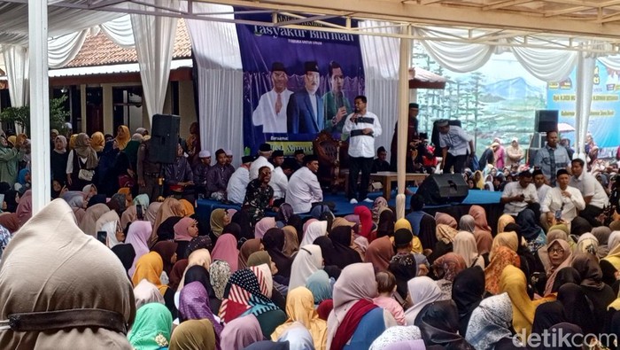 Tasyakuran Cawagub Erwan Setiawan di Kampung Ciluluk, Desa Margajaya, Kecamatan Tanjungsari, Kabupaten Sumedang, Minggu (1/12/2024).
