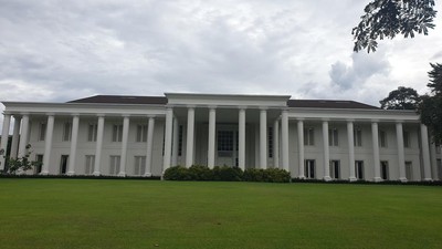 Intip Jeroan The White House Bogor, Ada Lift-Rumah Joglo