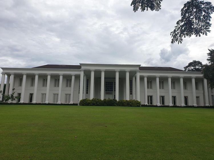 Intip Jeroan The White House Bogor, Ada Lift-Rumah Joglo