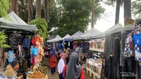 Pasar kaget di Lapangan Kerkof Garut.