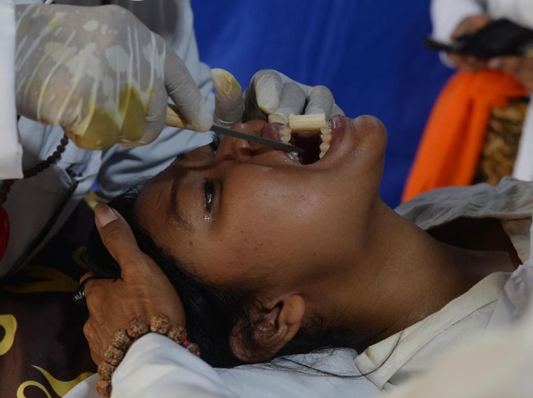 Upacara Manusia Yadnya Potong Gigi Umat Hindu di Klaten