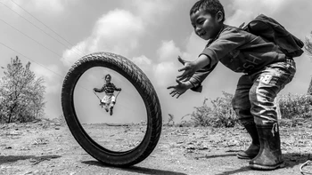 Karya finalis lainnya yaitu Niềm vui trẻ thơ hasil jepretan Phạm Quốc Dũng dari Vietnam. Foto: Phạm Quốc Dũng/ViewSonic ColorPro Awards 2024