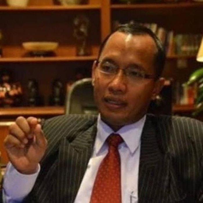 Wadir III Sekolah Pascasarjana UNAIR Prof Dr Suparto Wijoyo
