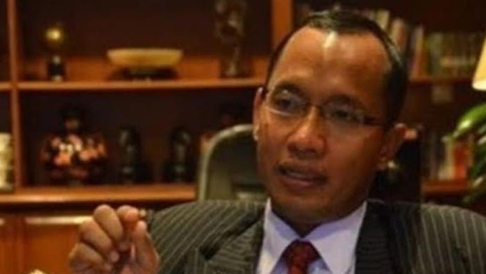 Wadir III Sekolah Pascasarjana UNAIR Prof Dr Suparto Wijoyo