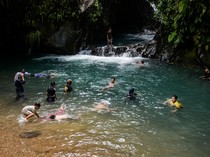 Merasakan Kesejukan Wisata Curug Leuwi Mangrod