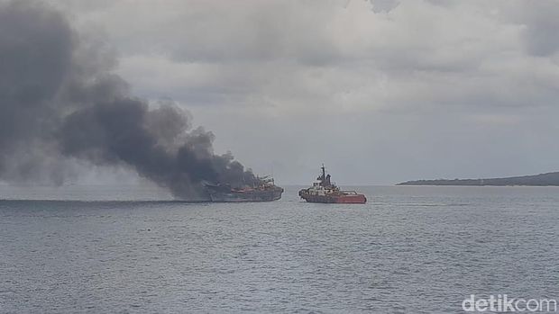 2 kapal penangkap ikan di Banyuwangi terbakar