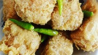 Kalau ini tahu Sumedang buatan Gorengan Tahu Sumedang Cibugel di Meruya Selatan. Per buahnya Rp 1.500. Selain tahu pong crispy, ada juga pilihan tahu isi pedas yang tak kalah enak. Foto: Gorengan Tahu Sumedang Cibugel