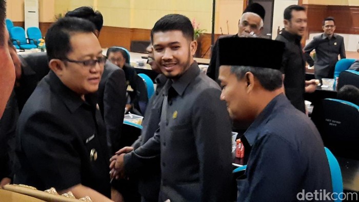 Ade Sugianto Bupati Tasikmalaya di Gedung DPRD Kabupaten Tasikmalaya.