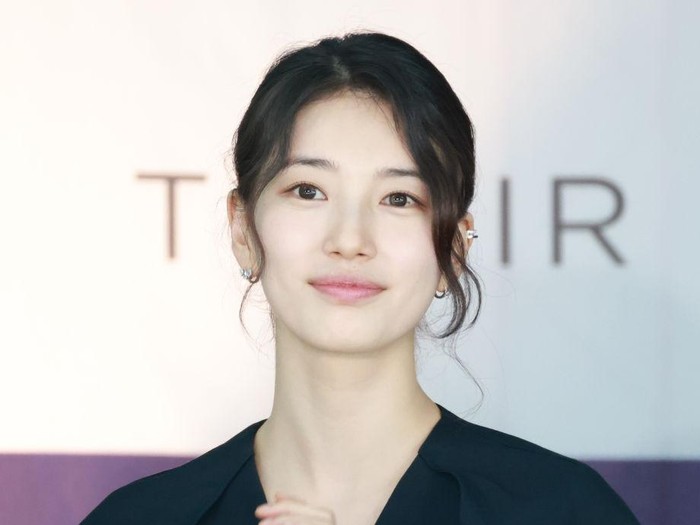 Penyanyi dan aktris Bae Suzy menghadiri acara The 3rd Blue Dragon Series Awards di Sangsang Platform di Jung-gu pada 25 Juni 2024 di Incheon, Korea Selatan.