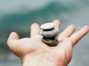Kisah Kerikil yang Bertasbih di Tangan Rasulullah SAW