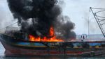 Dua Kapal Nelayan Terbakar di Selat Bali