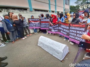 Warga Bandung dan Tasik Suarakan Kecurangan di Pilkada 2024