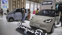 Ricky Christian selaku Marketing Operation Director Wuling Motors mengatakan, Wuling hadirkan beragam promo menarik mulai dari DP rendah mulai dari Rp 16 juta, bunga ringan mulai dari 0 persen hingga 2 tahun dan juga gratis asuransi. Paket YES ini menawarkan total benefit hingga Rp 72 juta.