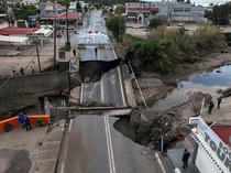 Penampakan Jembatan Putus-Hotel Rusak Akibat Banjir di Yunani