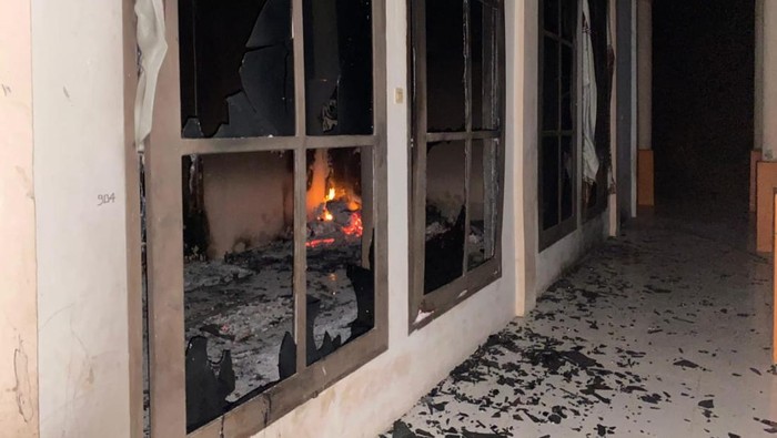 Kantor Distrik Bamusbama di Tambrauw dibakar OTK.