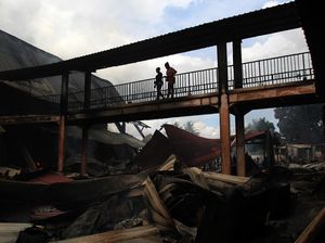 Kebakaran Hanguskan Pasar Pharaa Sentani Papua