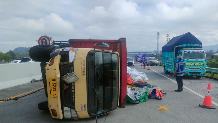 Kecelakaan bus di Tol Singosari