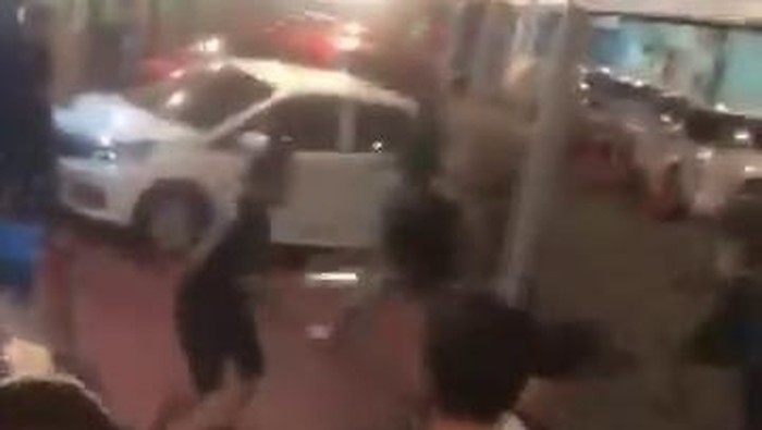 Kericuhan di diskotek Palembang, satu orang alami luka bacok.