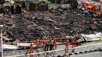 Begini kondisi lapak barang bekas usai terbakar.