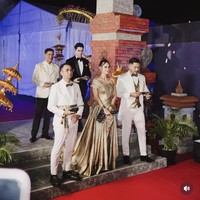 Luna Maya menjadi salah satu artis yang hadir di acara penghargaan Asian TV Awards. Tampil maksimal, gaya unik Luna Maya jadi sorotan. Foto: Instagram/@lunamaya