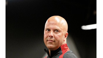Arne Slot benar-benar hebat sejauh ini dalam melatih Liverpool dan mengalahkan para manajer kenamaan. Foto: X.com