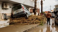 Seperti diketahui, bujan deras yang mengguyur Pulau Rhodes, Yunani, pada Minggu (1/12/2024), menyebabkan banjir besar yang merendam rumah, bisnis, dan jalan-jalan.