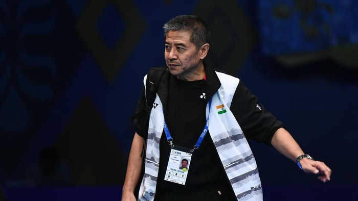 JAKARTA, INDONESIA - JUNE 17:  Mulyo Handoyo, Indian Prannoys coach is seen during Mens Single Semifinal match of the BCA Indonesia Open 2017 at Plenary Hall Jakarta Convention Centre on June 17, 2017 in Jakarta, Indonesia.  (Photo by Robertus Pudyanto/Getty Images)