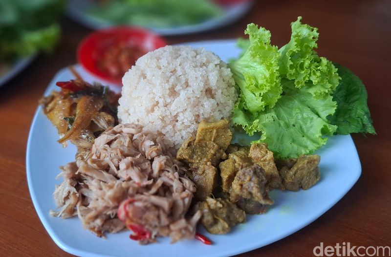 Nasi Oyek Bu Tini: Sego Oyek Ramesan Khas Kebumen yang Sedap Sehat