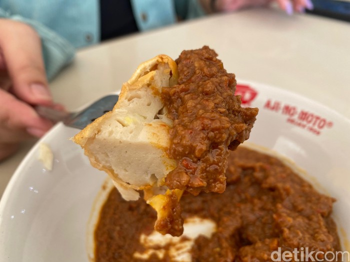 Ngemil Dua Batagor Bandung Legendaris di Jalan Burangrang Ngemil Dua Batagor Bandung Legendaris di Jalan Burangrang