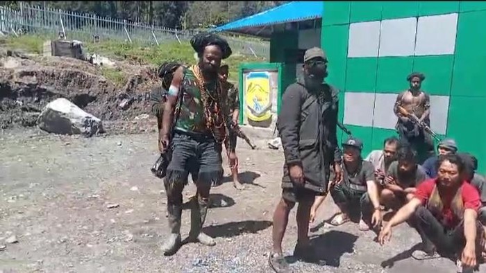 OPM diduga menyandera pekerja pembangunan Puskesmas Sinak Barat di Puncak.