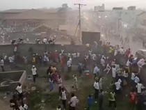 56 Orang Tewas dalam Bentrokan Suporter Bola di Guinea