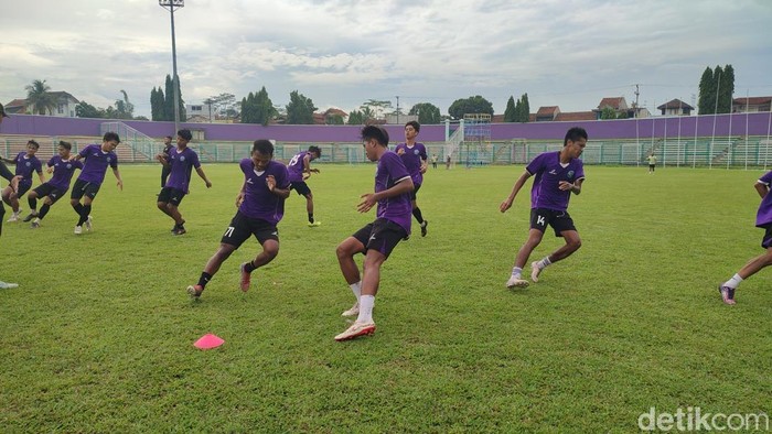 Pemain PSGC Ciamis latihan di Stadion Galuh Ciamis