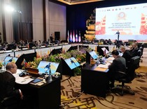 KPK Akui Sulit Tangkap Koruptor Kabur ke Luar Negeri