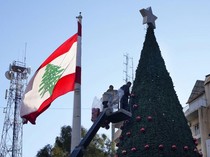 Pohon Natal Raksasa Siap Sambut Natal di Lebanon