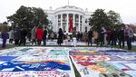 Potret Gedung Putih Gelar AIDS Memorial Quilt untuk Pertama Kalinya