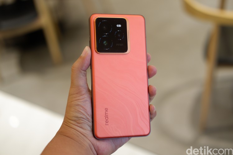 Realme GT 7 Pro Realme GT 7 Pro