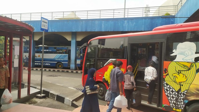 Shelter bus di Terminal Tipe A Tirtonadi, Kota Solo, Senin (2/12/2024).
